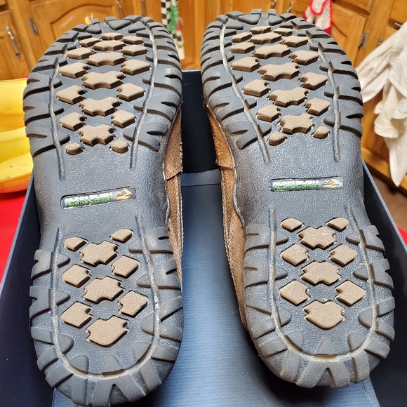 Men's 10 1/2 M slip on loafers - Picture 4 of 7